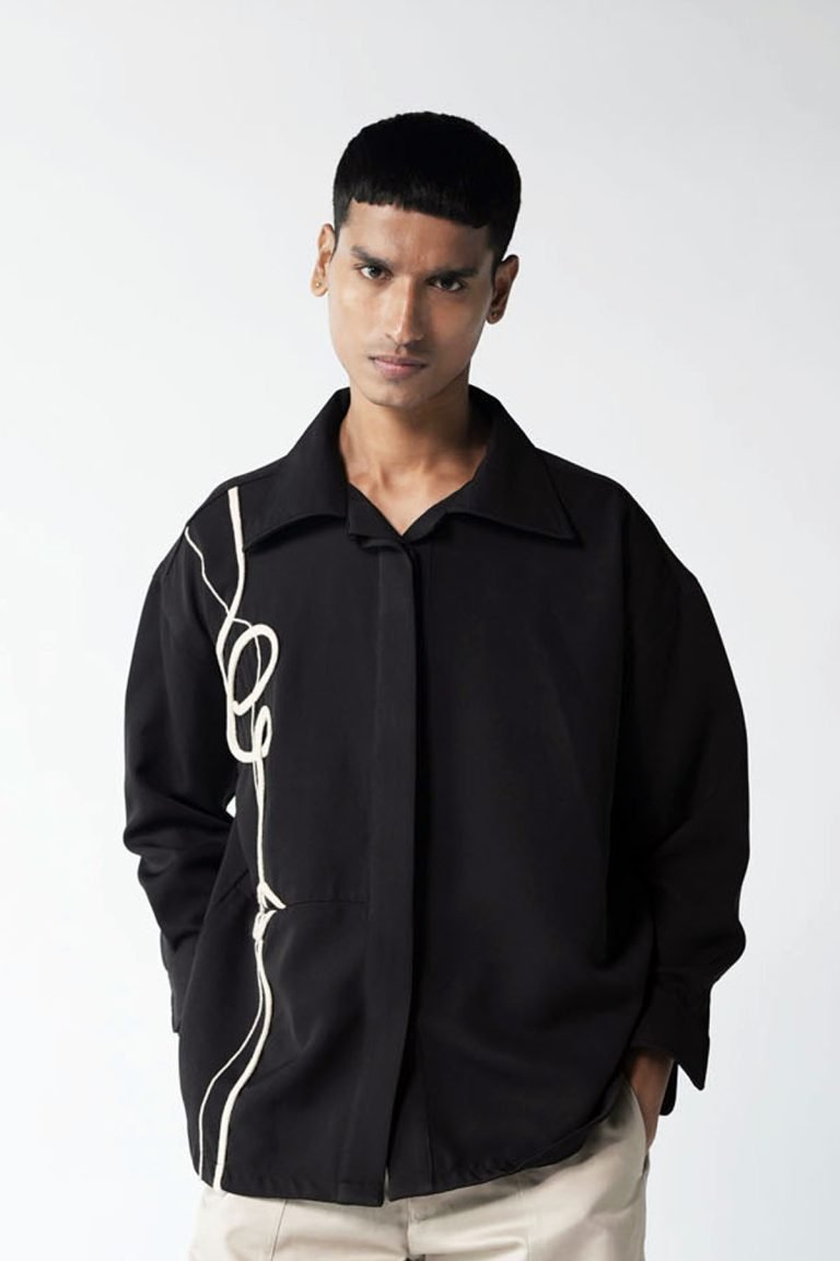 Relaxed fit black lip shirt